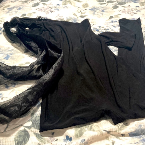 Fashion Nova jumpsuit 🖤 - Picture 4 of 7